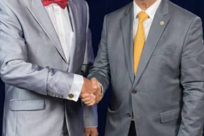 L’écrivain Joël Lorquet reçu en audience privée par le Secrétaire général de l’OEA, Albert Ramdin, à Washington